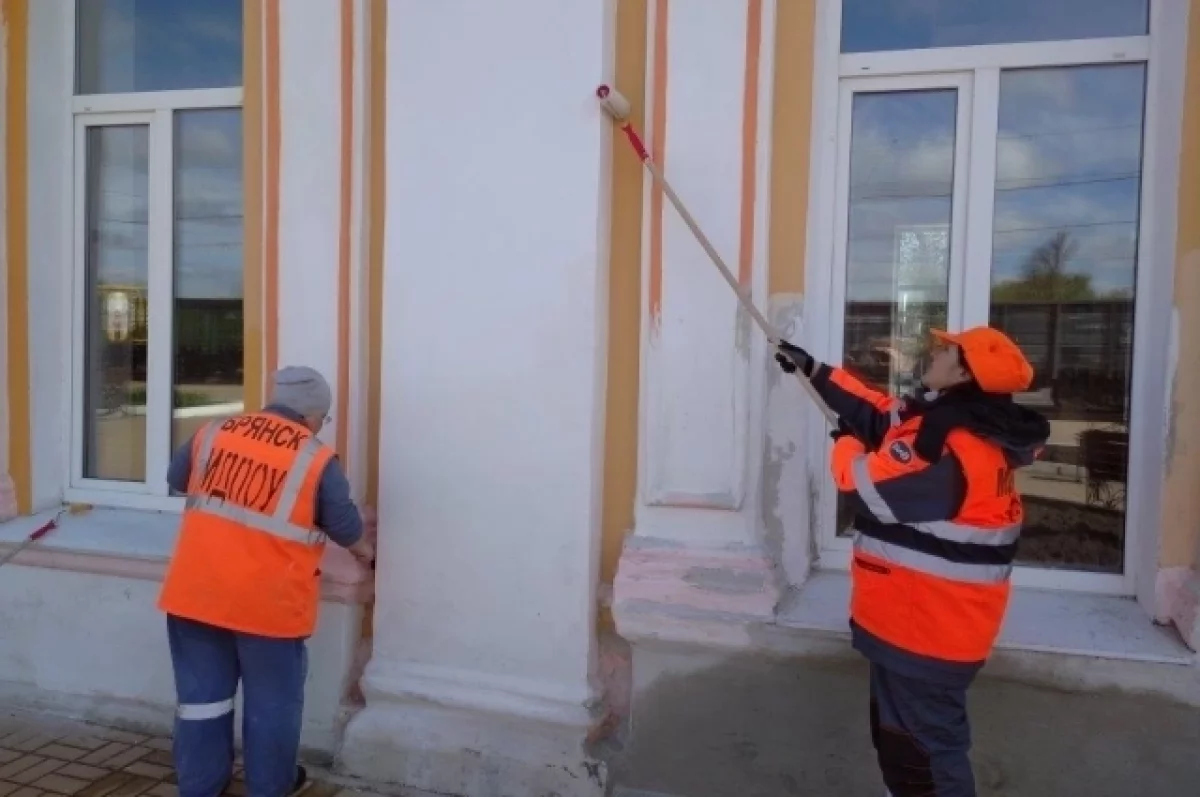 Железнодорожники приступили к ремонту вокзала в Брянской области